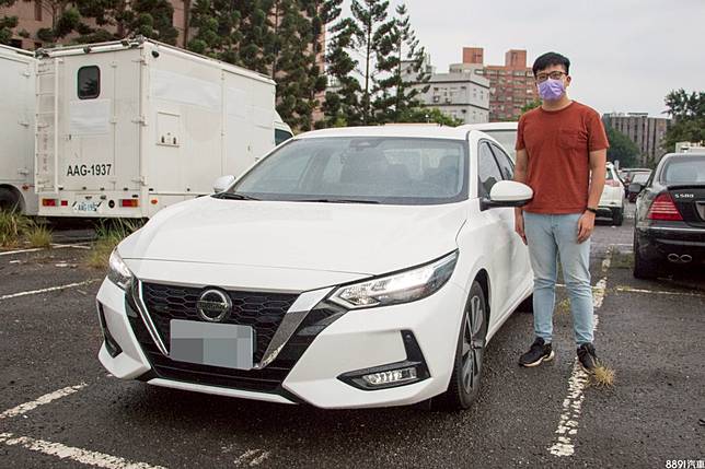 素人試駕 是花花公子還是新好男人 Nissan Sentra尊爵智駕版一週試駕心得 81汽車交易網 Line Today