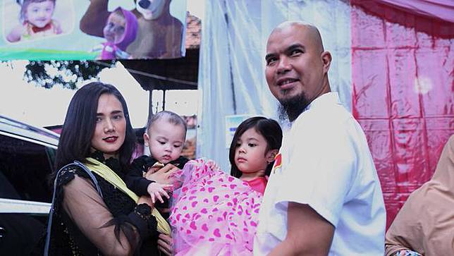 [Bintang] Ahmad Dhani dan Mulan Jameela