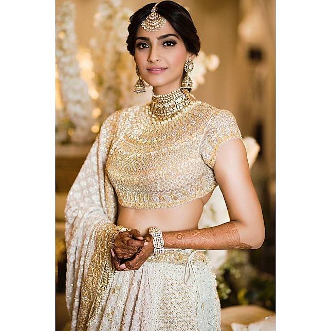 10 Potret Mewah Pernikahan Sonam Kapoor Bertabur Artis