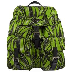 ◎★經典熱銷包款+雙口袋|◎★經典尼龍+皮革鑲飾|◎★亮眼色彩後背包品牌定位:國際精品品牌:PRADA背法:後背包款:後背包顏色:綠色系外層材質:尼龍外層材質說明:亮色尼龍帆布+皮革鑲飾流行元素:印花