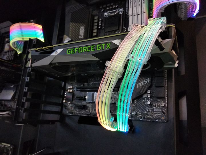 Computex 不能沒有 RGB！從鍵盤、機殼、主機板到風扇都要閃亮，一次看完展場中炫麗的「光害」產品