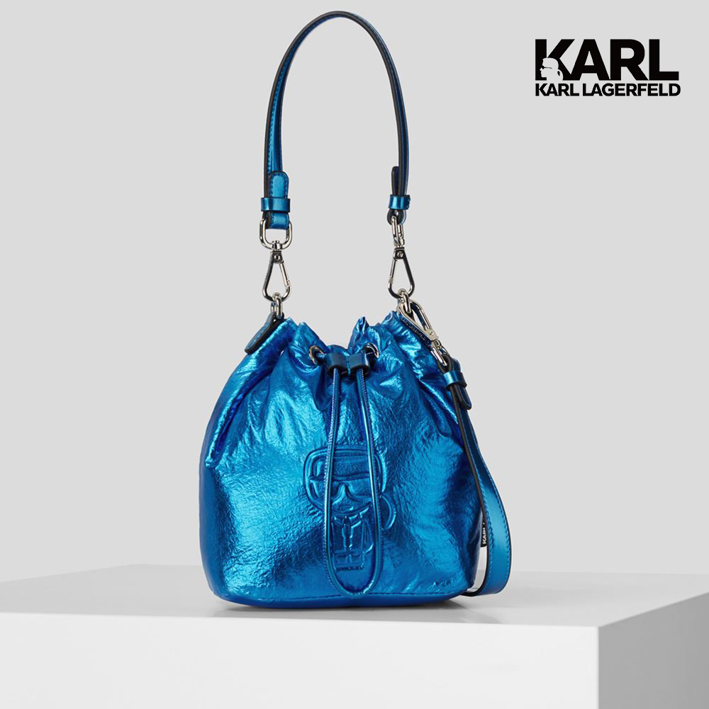 【KARL LAGERFELD】金屬太空IKONIK水桶包-藍 (原廠公司貨)