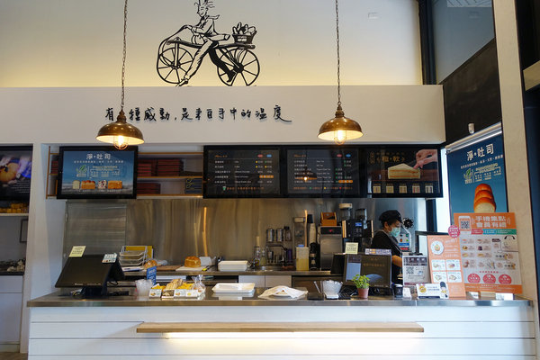 哈肯舖淨生吐司、桑葚優格吐司，使用聯華潔淨認證麵粉，成分天然、八大無添加，嚴選好食材低溫發酵手感烘焙，安心美味的生吐司