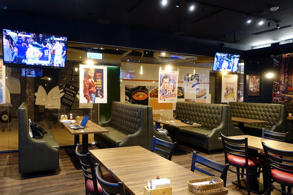 美式聚餐-the chips美式餐廳信義ATT店，ATT 4 FUN餐廳推薦，有台北101夜景、好喝啤酒和調酒適合上班族聚餐小酌的台北信義區美式餐廳