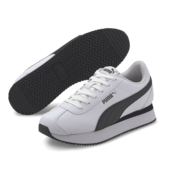 足球概念鞋款Turin， 憑藉柔軟的合成皮革鞋面和舒適的EVA中底。 給與此款鞋成為完美的休閒鞋款