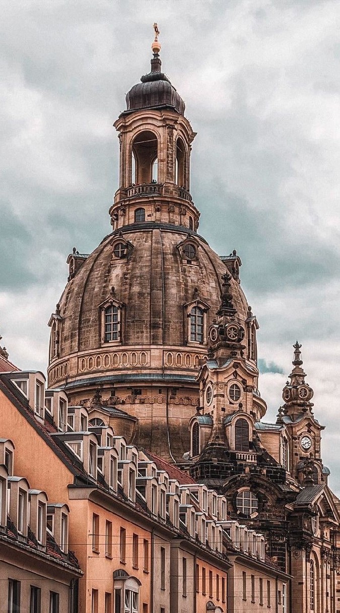 𝙿𝙷𝙰𝙼𝚃𝙾𝙼 𝚂𝙲𝙷𝙾𝙾𝙻  ― โรงเรียนย้อนกลับ