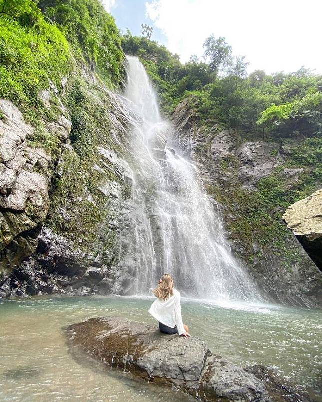 ▲屏東溯溪體驗推薦-涼山瀑布。 （圖／IG @yu_900909）