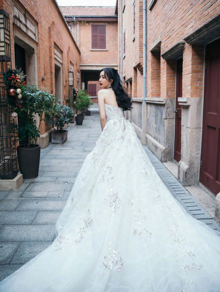 女星紅毯造型精修vs未修1：楊冪