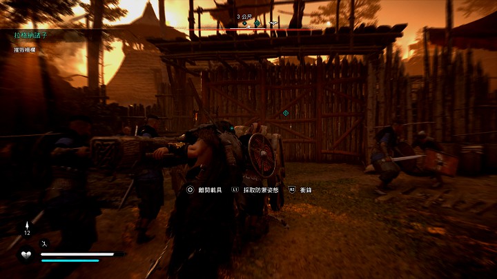 遊戲中也有攻城的場景，還能實際操作攻城車撞破城門。