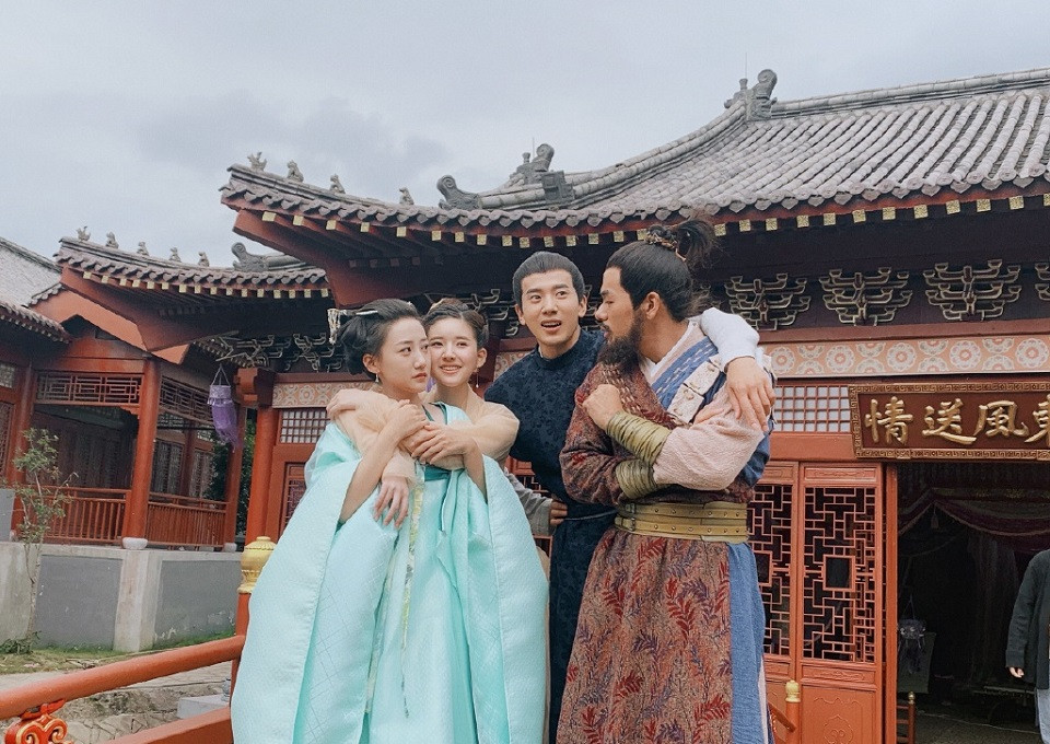 《傳聞中的陳芊芊》趙露思曬幕後照