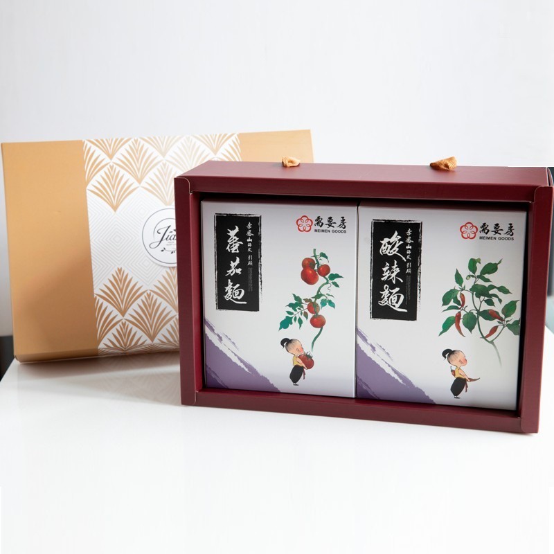 【品牌】梅門~甩麵【品名】梅門-甩麵禮盒 (1組/4包x2)**超過一組請先聊聊，務必選擇賣家宅配**可以在蕃茄、炸醬、酸辣麵中選擇２盒【商品介紹】梅門甩麵李鳳山師父費時三年親自研發淨素健康 天然純淨