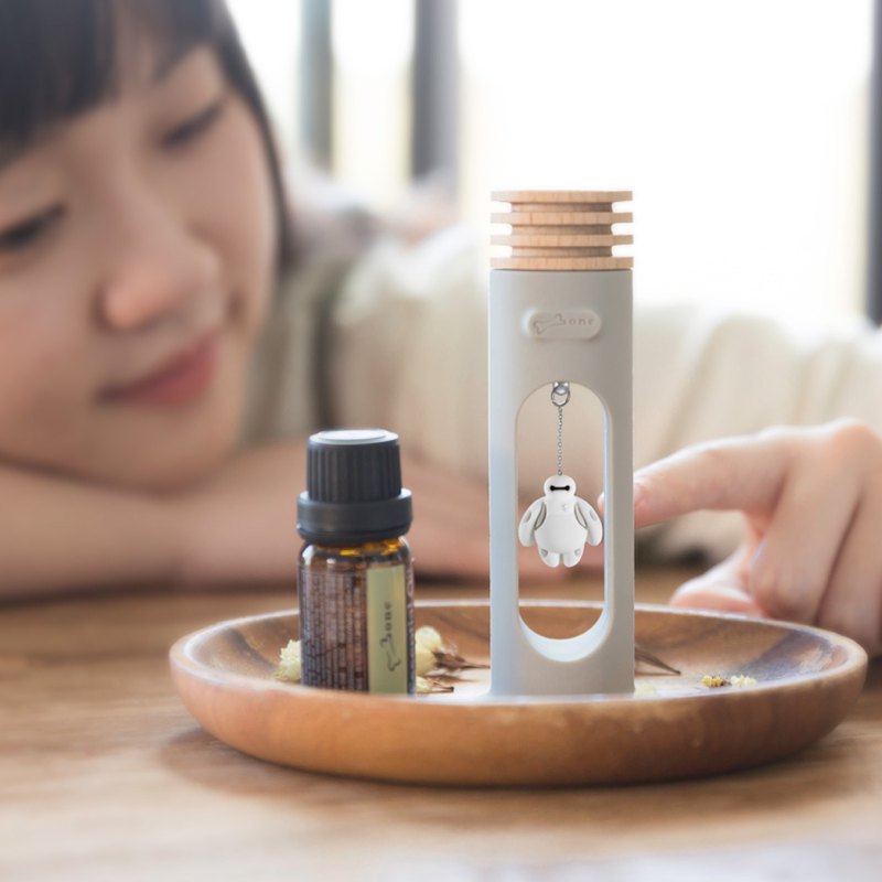 * 請注意！鑑賞期非試用期，擴香台一經使用就恕不能退換貨* 辦公桌/書桌/床頭最佳擴香小物， 打造專屬你的空間味道。 療癒培養，原木擴香， 俏皮搖擺的小公仔， 陪著你一起 擺動...呼吸... 工作、