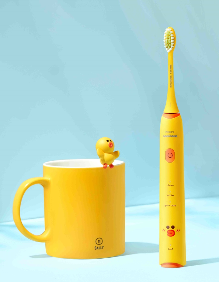 飛利浦 Sonicare 攜手 LINE Friends 推出限量聯名莎莉親子款音波電動牙刷