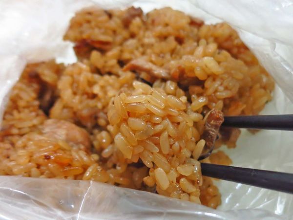 【蘆洲美食】謝家肉羹油飯-粒粒分明的50年老字號油飯 【蘆洲美食】謝家肉羹油飯-粒粒分明的50年老字號油飯
