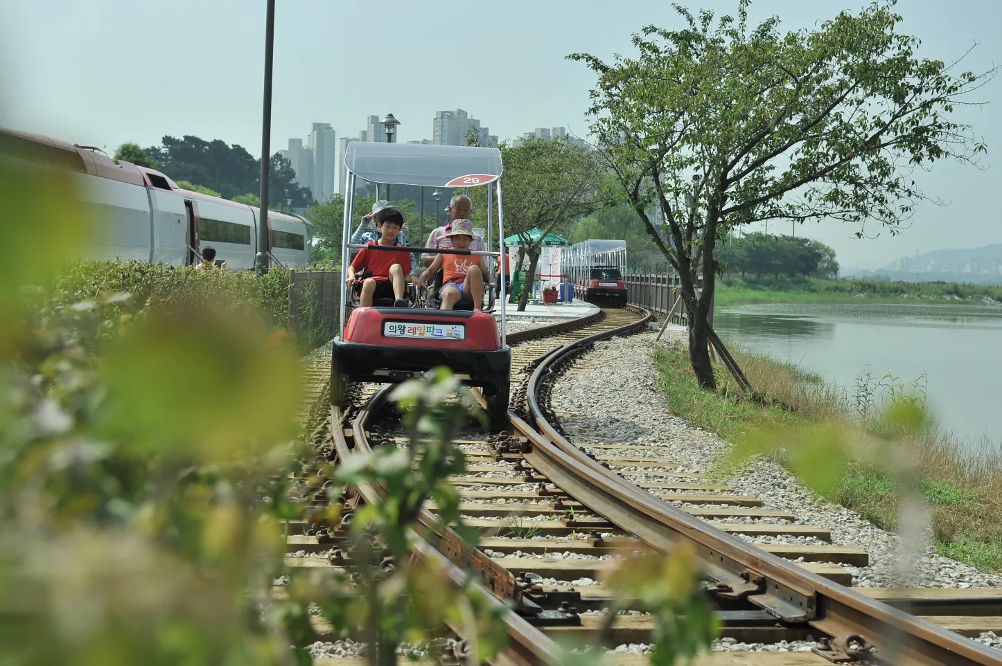 義王鐵道車