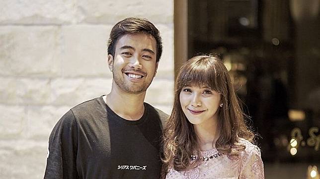 Vidi Aldiano Isyaratkan Hubungan dengan Sheila Dara Aisha Retak