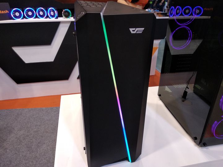 Computex 不能沒有 RGB！從鍵盤、機殼、主機板到風扇都要閃亮，一次看完展場中炫麗的「光害」產品