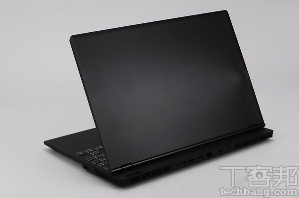 Lenovo Legion Y530－ 沉穩低調的電競筆電
