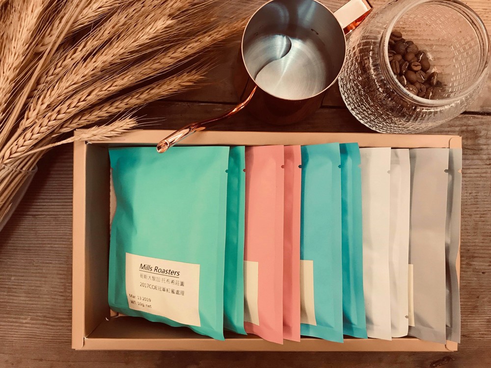 選咖啡不煩惱，冠軍組合一次到位，每種口味都嚐試，不用器材，不怕喝不完，隨身包攜帶方便。 *冠軍精選濾掛咖啡 -2016WBC世界咖啡師冠軍 吳則霖 客製 耶加雪菲 水洗3號 -2018WBC世界咖啡師