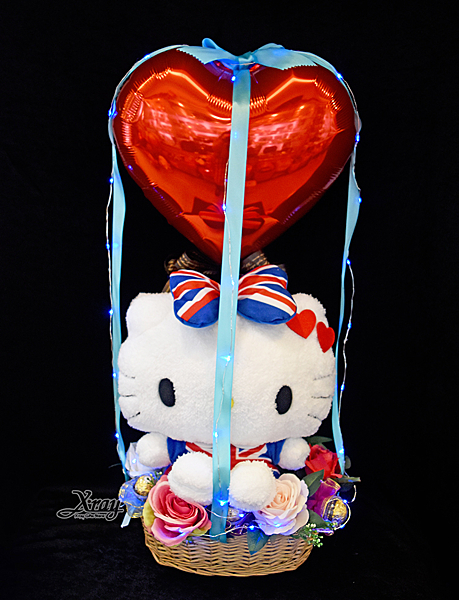 內容：娃娃+金莎+氣球+燈+花材+緞帶 尺寸：35 x 75 cm