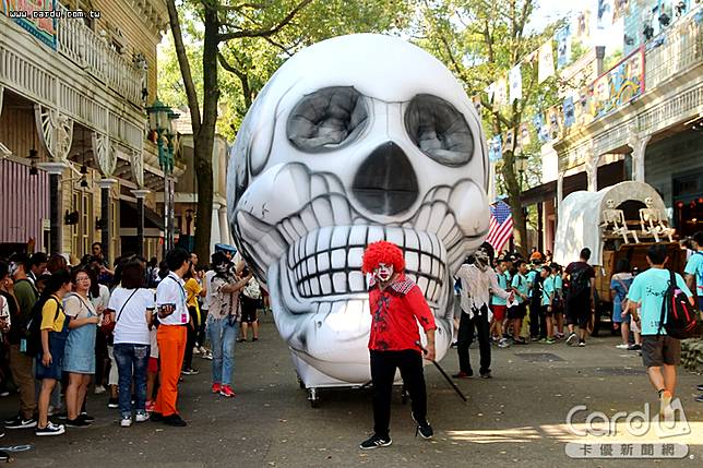 西洋萬聖節「墓碑鎮」鬼城舉辦「惡靈舞狂歡」遊行，百組鬼怪大軍、喪屍滿街橫行(圖/六福村　提供)
