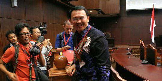 Ahok jalani sidang di MK. ©2016 merdeka.com/Muhammad Luthfi Rahman