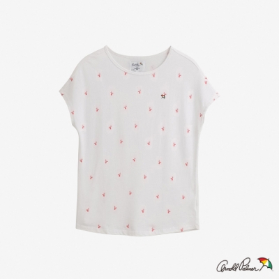 特殊袖子設計 修飾手臂好活動 滿版的蜂鳥印花展現春夏活潑氣息