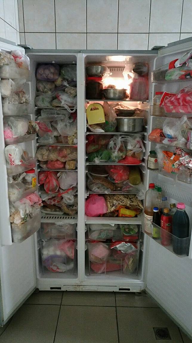 狂 阿嬤的冰箱驚見 十多年肉排 網 思念之情溢出 Ebc 東森新聞 Line Today