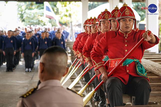 Rowing Instructors Trained for Royal Barge Procession