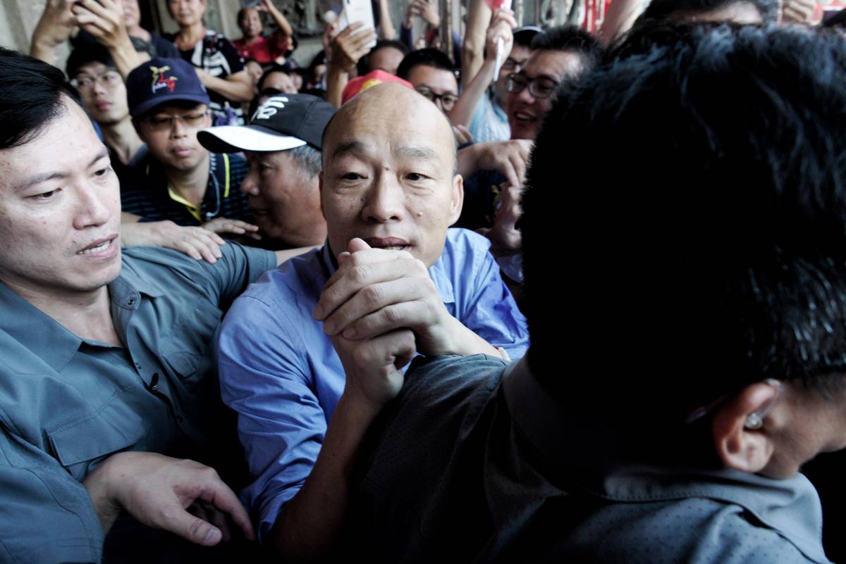 Re: [新聞] 費鴻泰控黑函 徐巧芯：「是競選文宣」