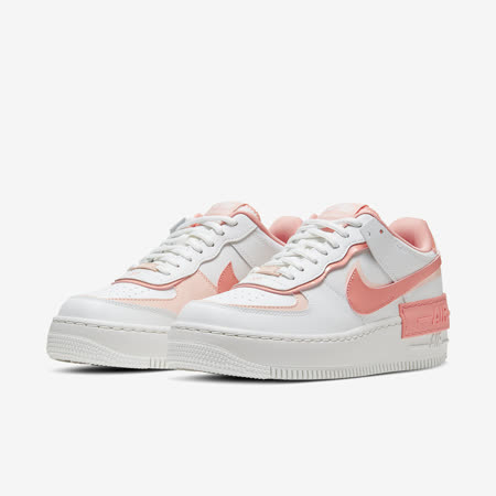 品牌: NIKE型號: CJ1641-101品名: Wmns AF1 Shadow特點: 厚底 舒適 穿搭 色塊拼接 球鞋 白 粉橘