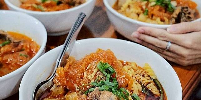 15 Tempat Makan Seblak Di Bandung Isinya Melimpah Dan Pedasnya Nikmat Kompas Com Line Today