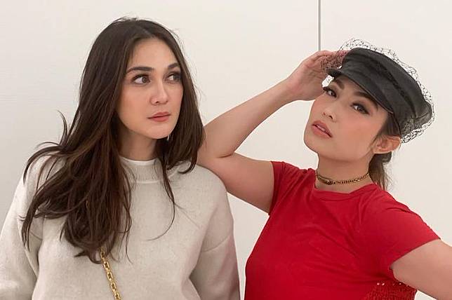 Luna Maya batal menjomblo setahun? Akhirnya Ayu Dewi bocorkan kalau sang Sahabat sudah dapat restu. Mungkinkah dari ibunda Faisal Nasimuddin?