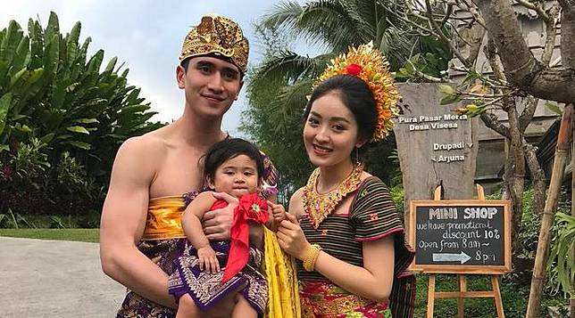 Verrell Bramasta dan Natasha Wilona Jadi Pengantin di Bali