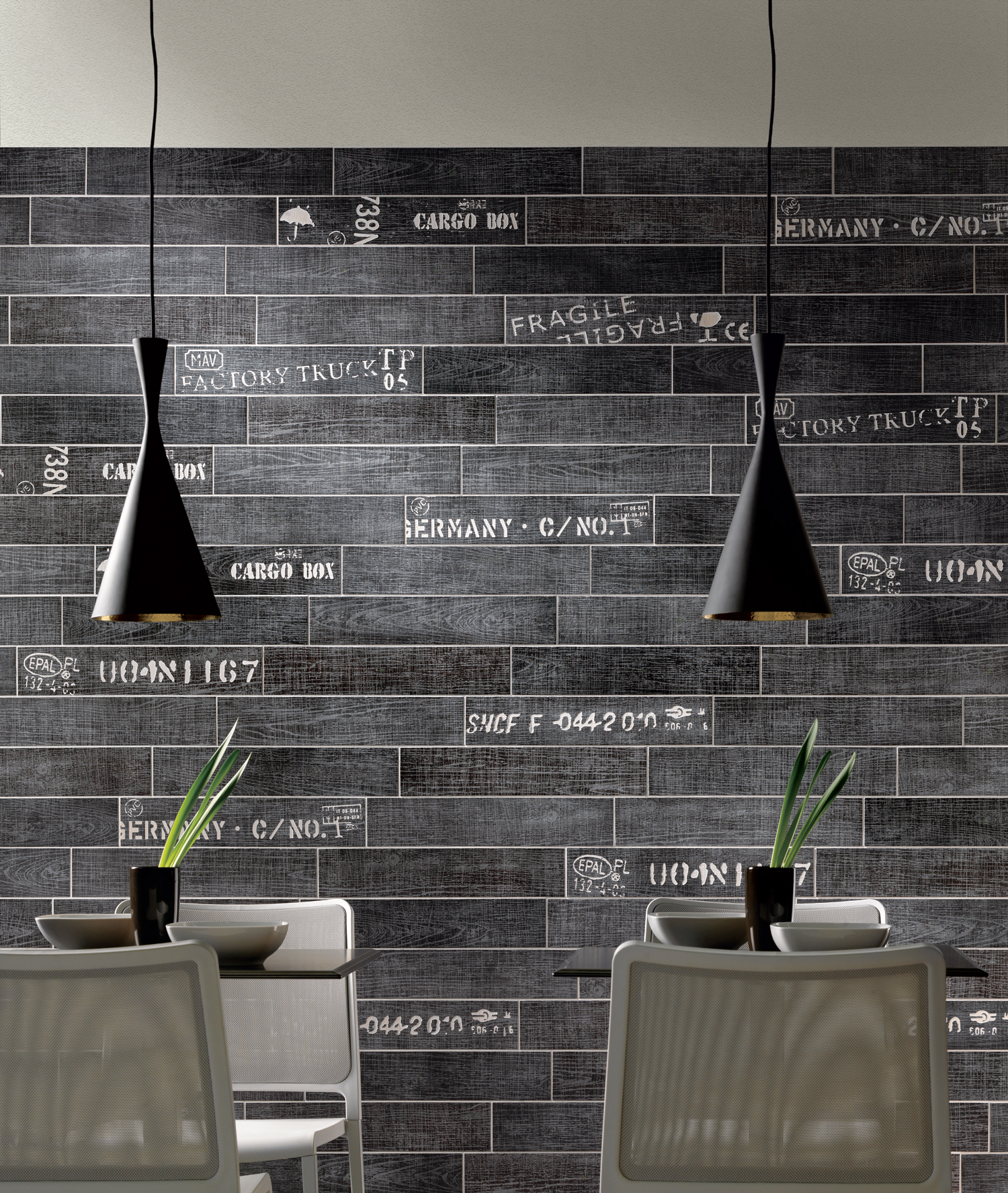 有了木紋磚，衛浴廚房飄進自然風…