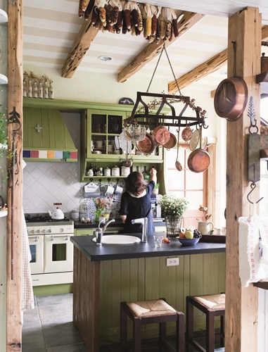 【設計家正團】利用二手家具蒐藏打造歐洲鄉村居