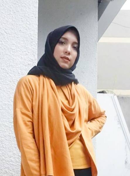 7 Warna Baju Yang Cocok Untuk Hijab Hitam Polos Agar Kulit Lebih Glowing Womantalk Com Line Today