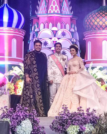 Deretan Karya Mewah Elegan dari Ivan Gunawan yang Mendunia Deretan Karya Mewah Elegan dari Ivan Gunawan yang Mendunia