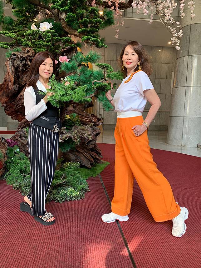 蔣黎麗（左）剛自美返台，周丹薇則赴威尼斯進修，剛回來就約碰面。記者陳慧貞／攝影