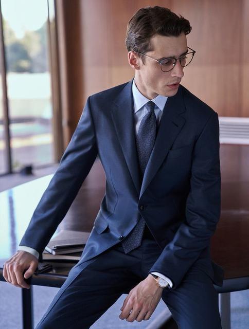 紳士入門指南！「西裝搭配腕錶」的5點建議，戴對才能展現成熟魅力！