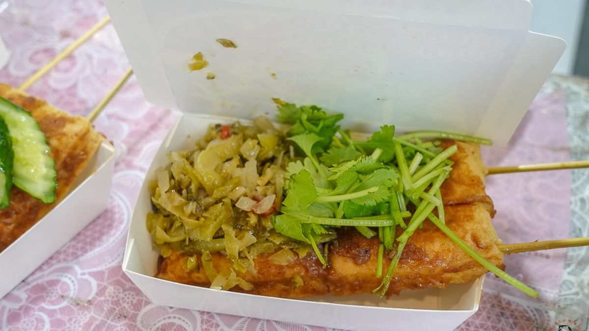 不只臭豆腐！老饕帶路「深坑老街」７必吃：最強雞屁股、豆腐麻糬、芋圓冰