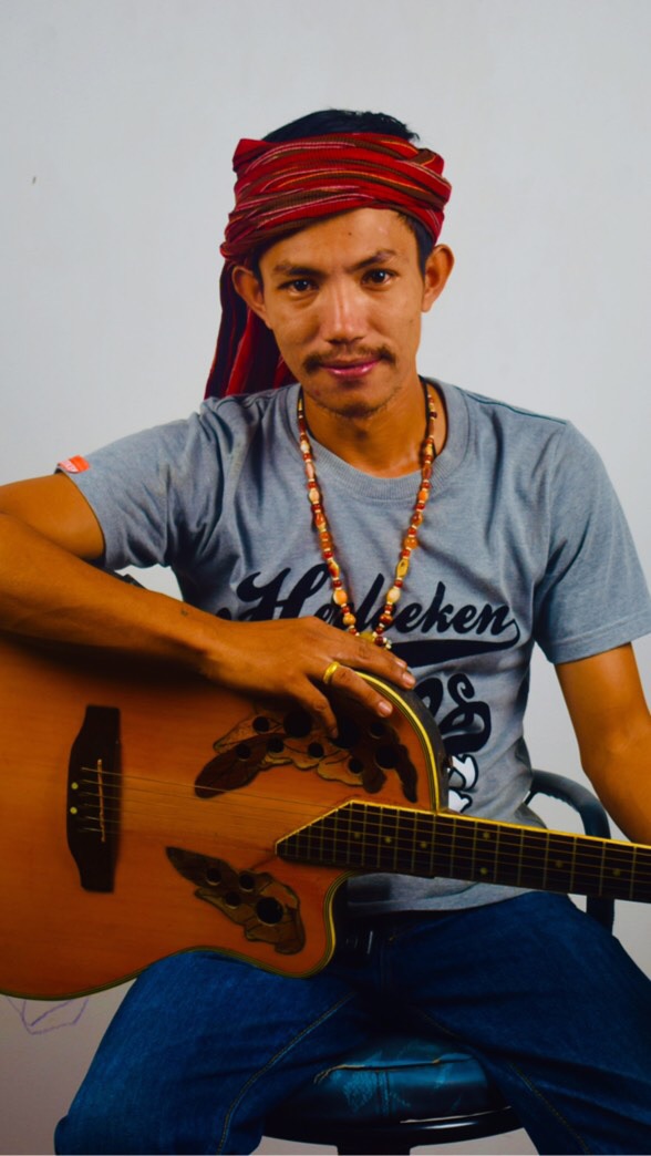 ฟังเพลงกีต้าร์สด