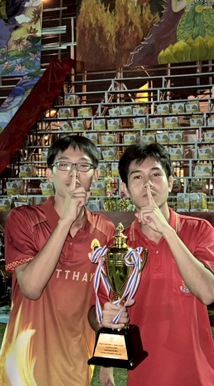 แบดมินตันสีแดง 68