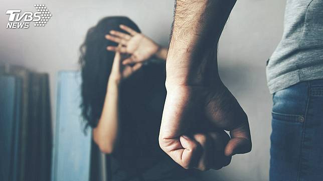 台積電工程師家暴妻子，女方訴請離婚可分得對方一半財產約5千萬。(示意圖／TVBS)