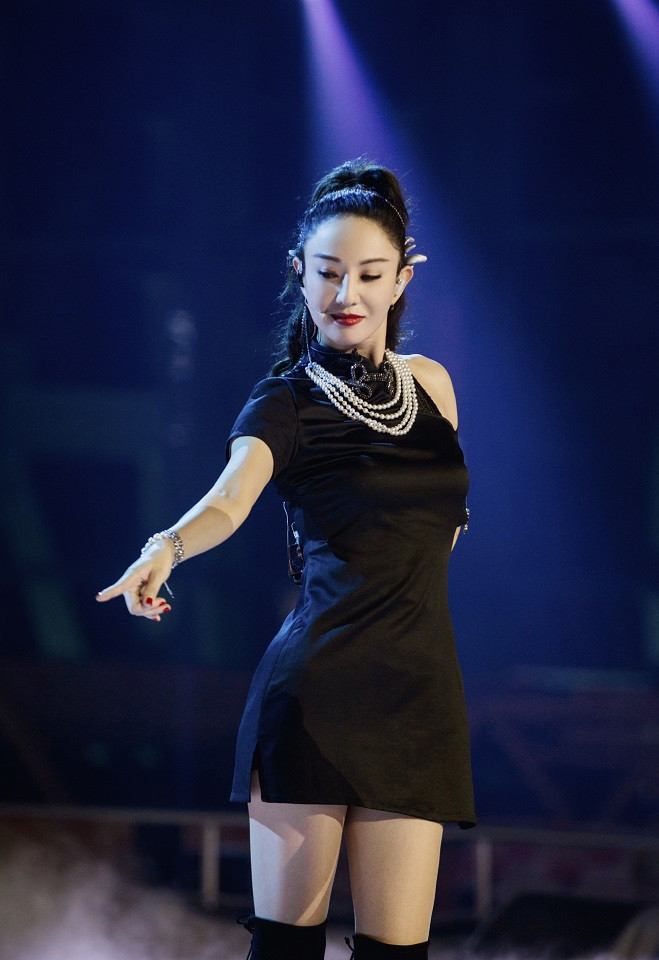 《乘風破浪的姐姐》美腿女神8：鄭希怡