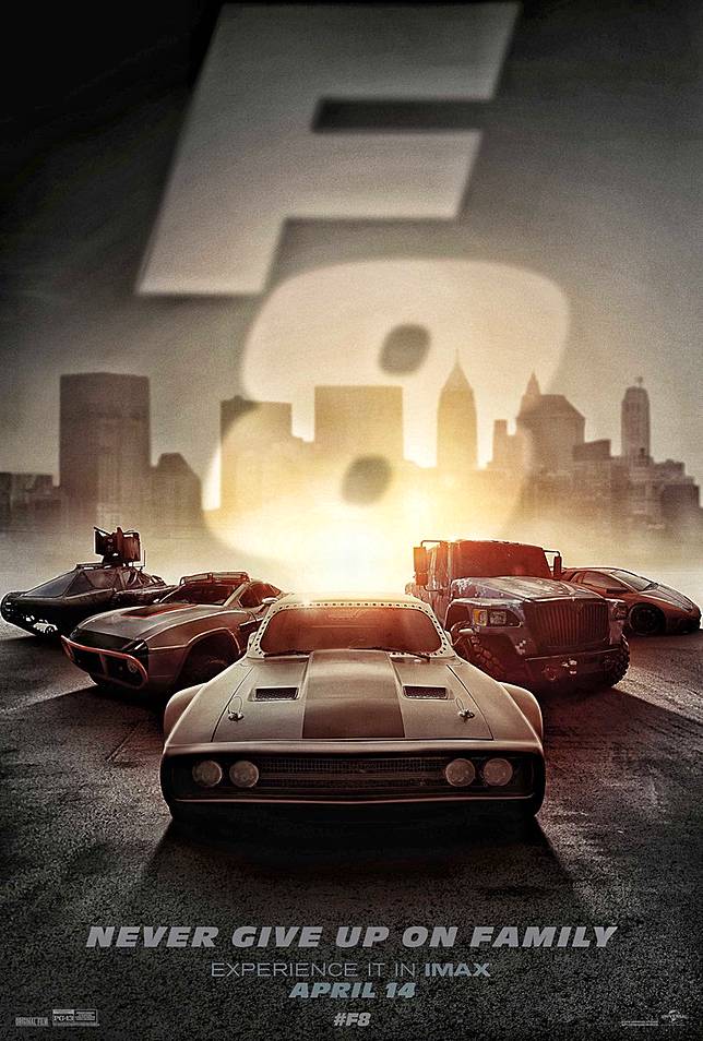 Parade Mobil Keren Hiasi Poster Terbaru The Fate of the Furious