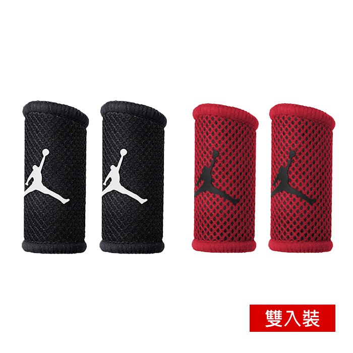 JORDAN 護指套 雙入裝品牌：NIKE建議售價：320材質：68.5% 橡膠、21% 尼龍、10.5% 矽膠產品詳情．DRI-FIT材質，乾爽舒適。．一雙包裝。❗NOTICE❗提醒您，基於個人安全