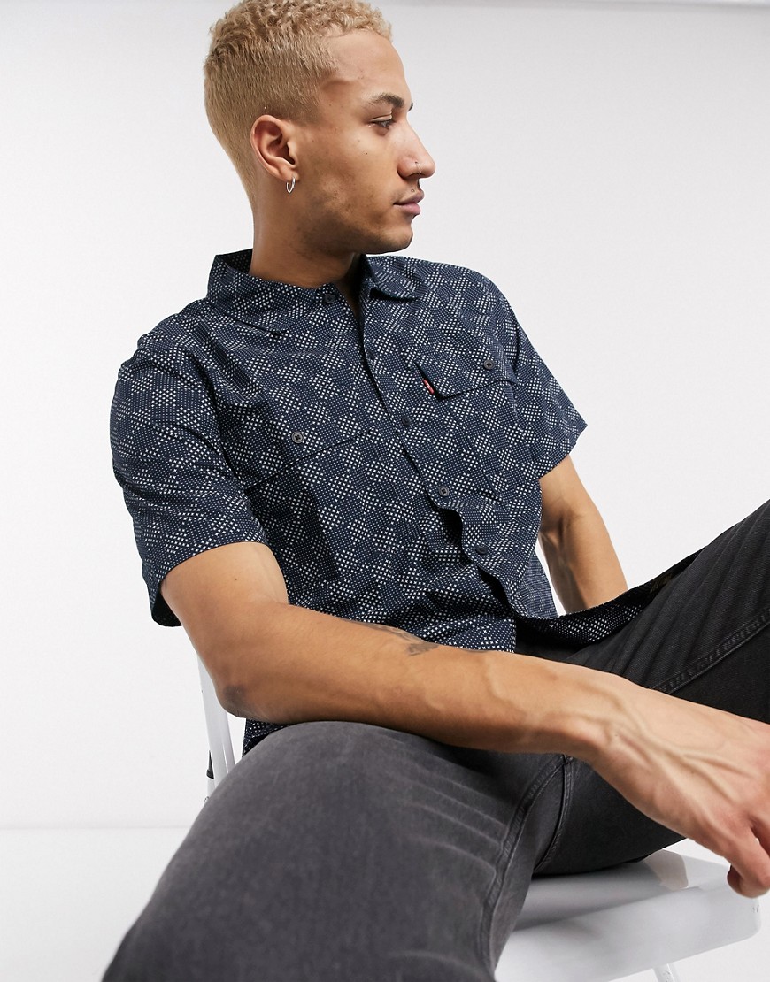 Shirt by Levi's A fresh addition Check design Spread collar Button placket Two chest pockets Regular