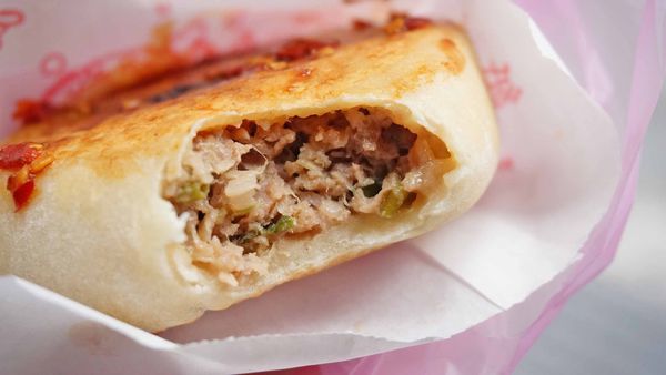 【台北美食】黃記韭菜盒-林森北路上少見的平價餅皮美食店家