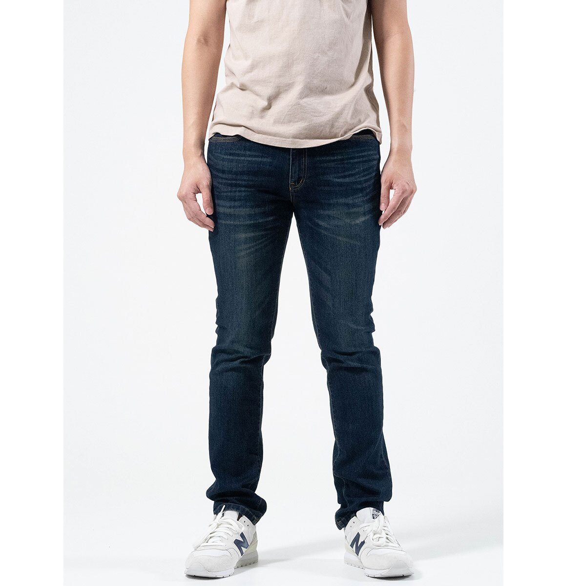 台灣製精品，小直筒版型修飾腿型更顯修長，柔棉舒適好穿，丹寧時尚穿搭必備！！